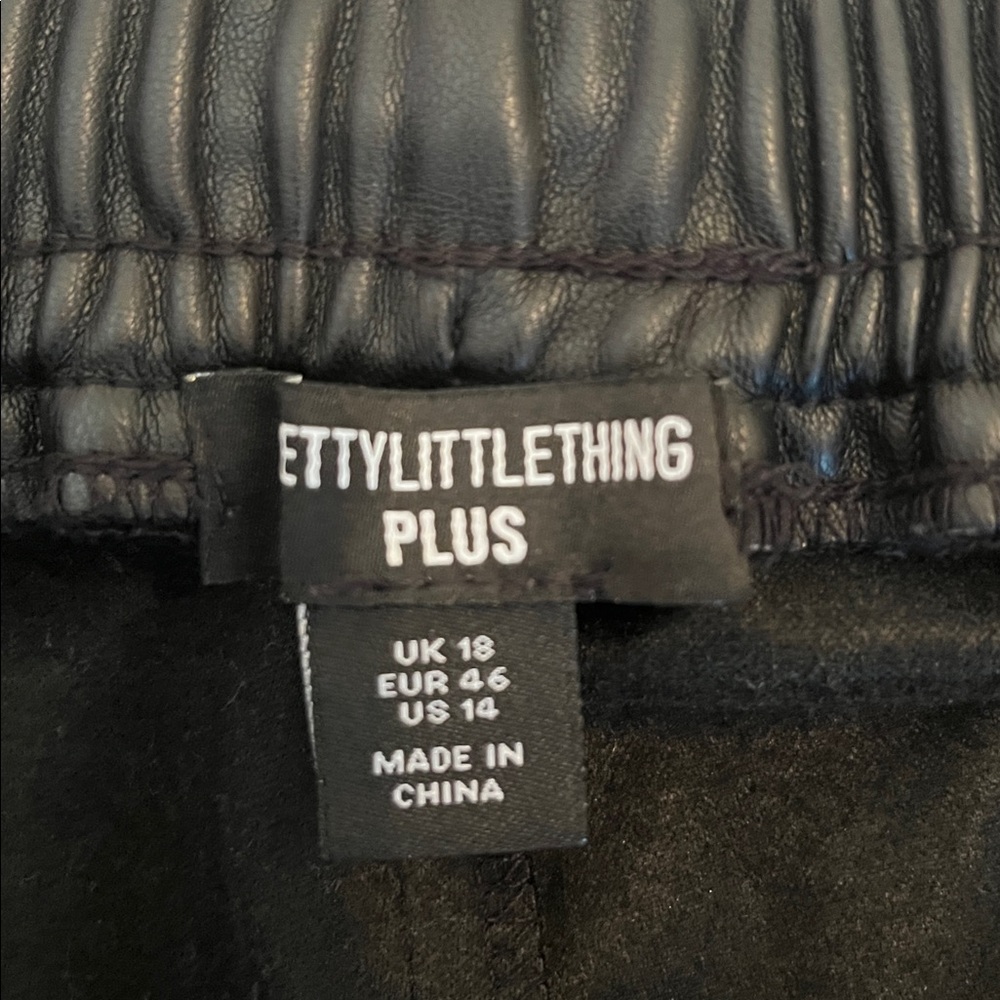 PrettyLittleThing Faux Leather Shorts - Picture 6 of 7